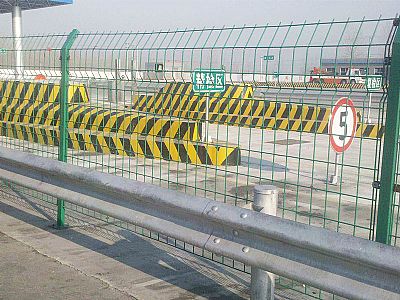 高速公路護(hù)欄網(wǎng)如何養(yǎng)護(hù)？